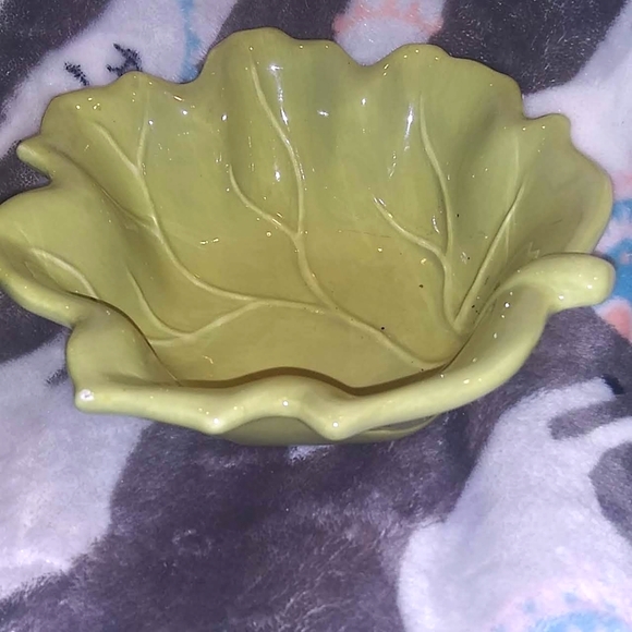 Home Collection Other - Home green leaf tray dish platter
